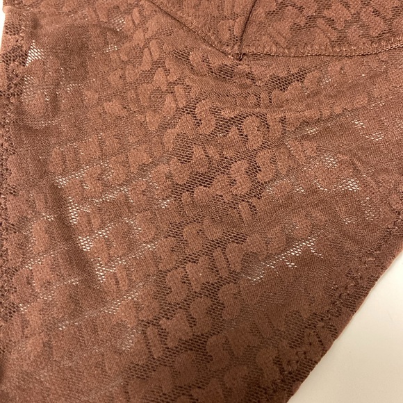 🤎🤎 SKIMS THONG 🤎🤎 - Picture 2 of 4